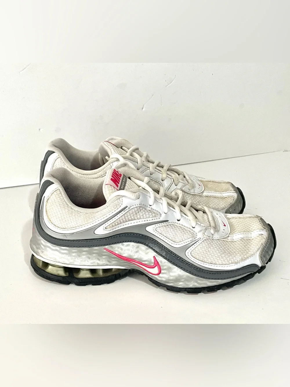 Women’s 6.5 Nike Reax Run 5 Athletic Shoes White Silver Metallic 407987-116